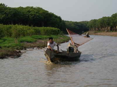 Einfahrt in die Flussmndung zum Fischerdorf