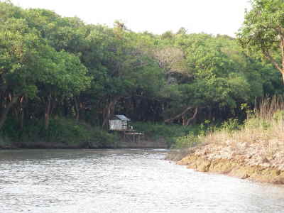 Einfahrt in die Flussmndung zum Fischerdorf