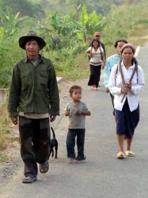 Minority-people auf Heimweg von der Arbeit