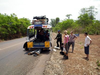 Panne auf Fahrt nach Si Phan Don