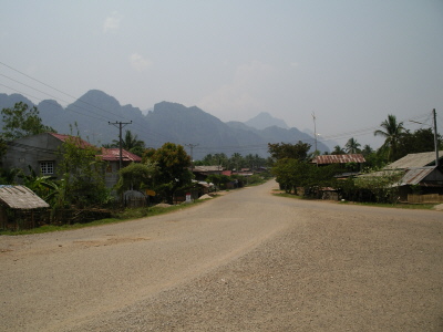 Einfahrt nach Vang Vieng